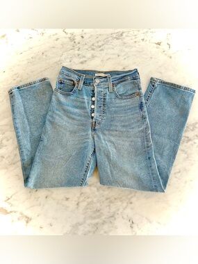 Levi’s Ribcage Straight button fly ankle jeans- girls sz 25/27